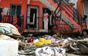 Le désespoir persiste après les inondations causées par de fortes pluies