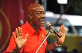 Rowley demande au gouvernement de Trinité-et-Tobago de révéler le nombre de ressortissants dont les visas américains ont été révoqués