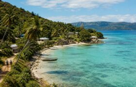 Cette petite île des Caraïbes a des airs de Polynésie et se traverse encore à pied en une journée