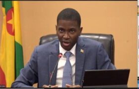 Le Premier ministre de Grenade appelle ses partisans à se préparer pour les élections générales